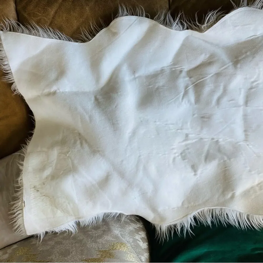 POTTERY BARN White Cozy Faux Fur Sheepskin Throw Rug Mat Chair Cover Accent Deco